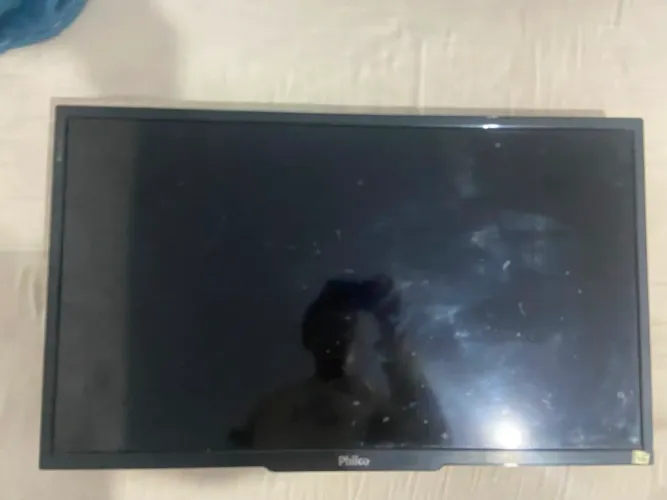 Vende se um televisor com conversor de canal