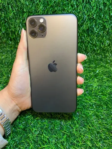 iPhone 11 Pro Max 64GB impecável