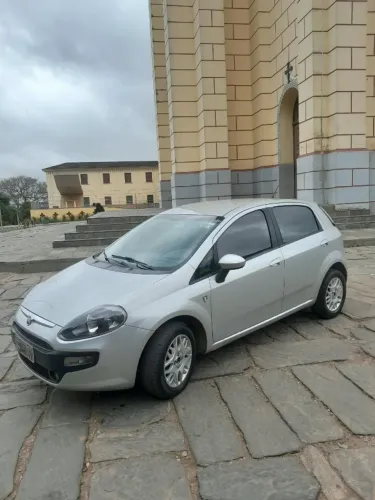 Fiat Punto Attractive Italia 1.4 F.flex 8V 5P 2013