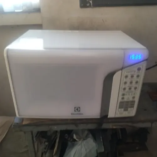 Microondas Eletrolux 31 Litros 127v, funcionando perfeitamente