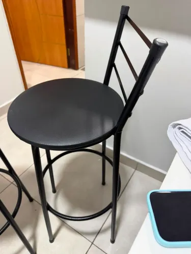 Vende-se um par de Cadeiras para cozinha americana