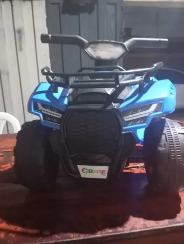 Vende se quadriciclo elétrico infantil