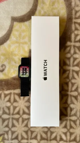 Apple Watch SE 40mm GPS Seminovo, na caixa