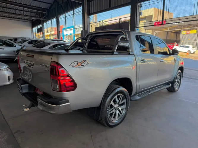 Toyota Hilux CD SRV 4X4 2.8 TDI Diesel Aut. 2020