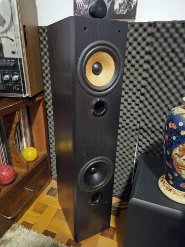 Par de Caixas Bowers & Wilkins (B&W) Preference 6 