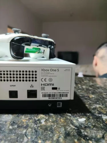 Xbox one s com dois controles 500 gb usado 