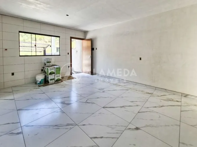 SOBRADO À VENDA NO BAIRRO VELHA CENTRAL!
