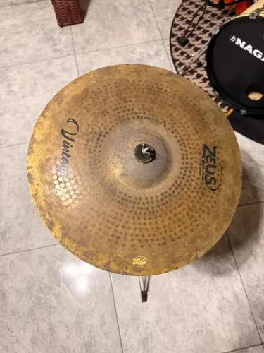 Prato Zeus Vintage - Crash 18