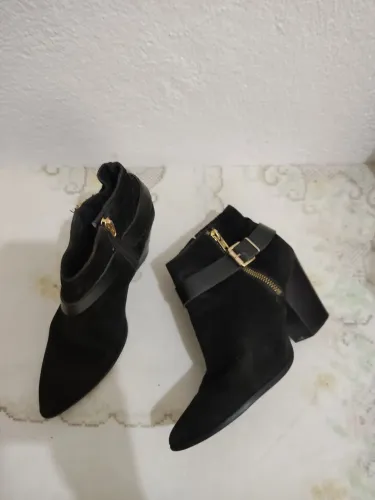Promoção Botas vários modelos e tamanhos 
