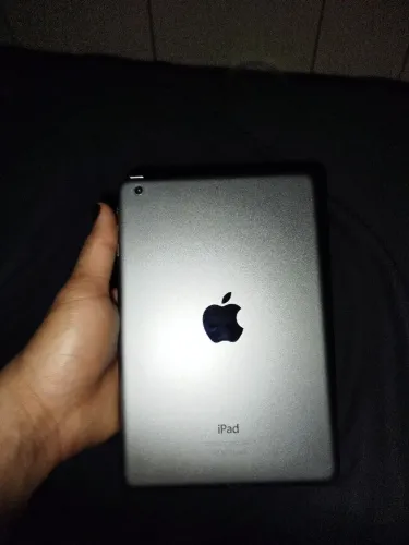 vendo ipad mini 2 ele é usado mas tá em bom estado foi usado poucas vezes.