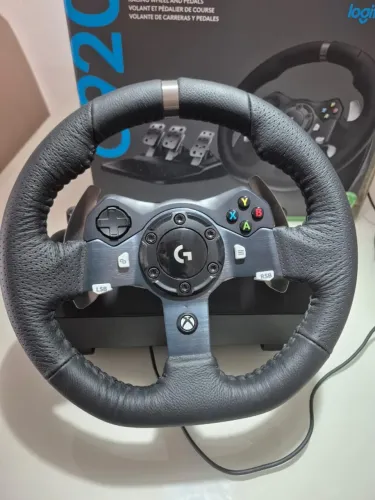 Volante Logitech G920 Driving Force e Pedais com Force