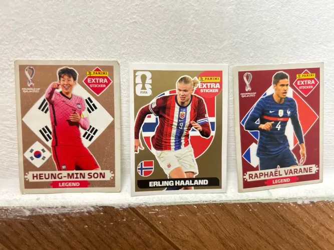 3 figurinhas Legends 