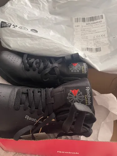 Reebok preto novo 