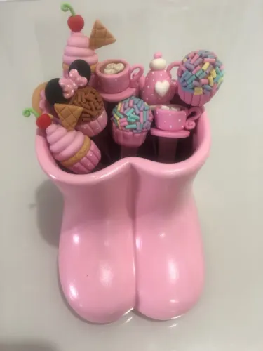 Botinha com colheres sobresa artesanal