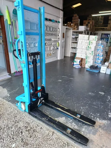 EMPILHADEIRA MANUAL PALETRANS 1.5 TON LM1516- Hidráulico OK