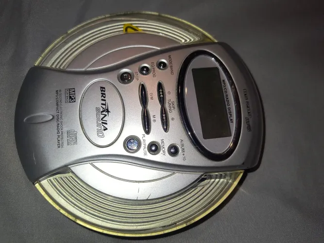 Discman Britânia (liga mas não lê)