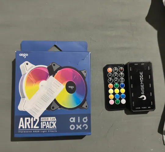 Kit com 4 fans AR12 ARGB, 120mm + controladora