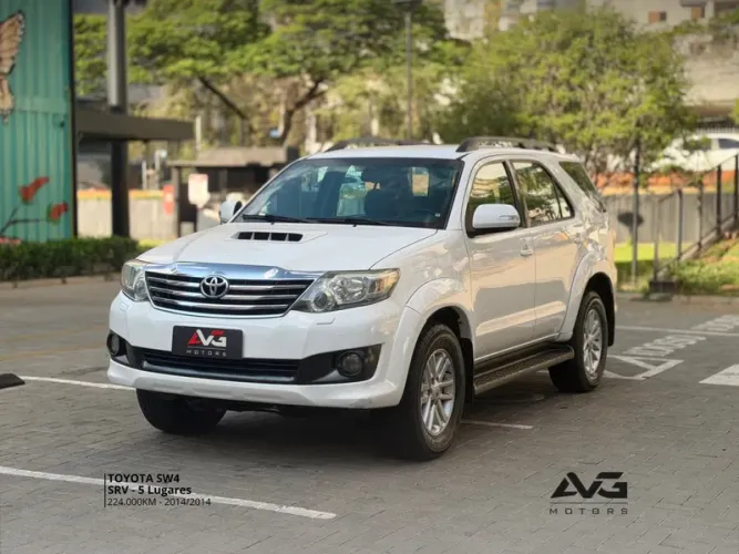 Toyota Hilux SW4 SRV D4-d 4X4 3.0 TDI Dies. AUT 2014