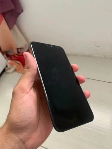 tela iphone xr original, apenas um uma mancha na tela