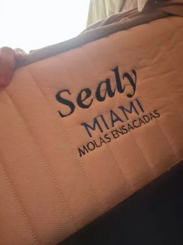Cama Queen Sealy Miami molas ensacadas