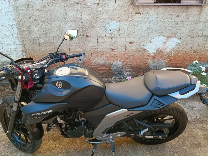 Yamaha FZ25 semi nova