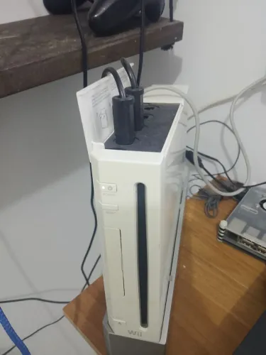 Nintendo Wii, destravado, 3 jogos originais e acessórios