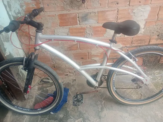 Bicicleta de alumínio