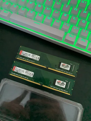 Memória kingston 4gb DDR4 2666ghz compre uma leve outra