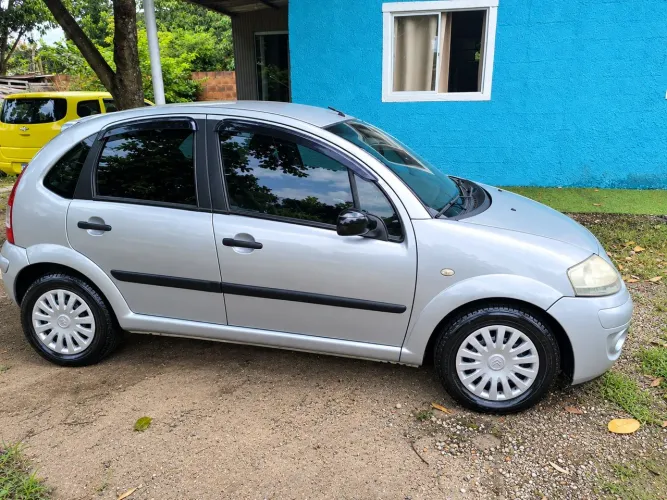 Citroen C3 GLX 1.4/ GLX Sonora 1.4 Flex 8V 5P 2010