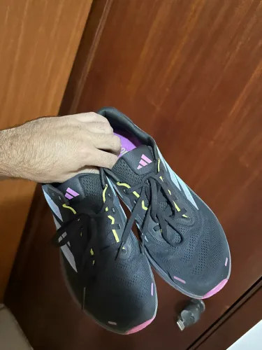 Tenis adidas