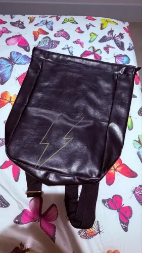 Mochila bad boy Carolina Herrera preta