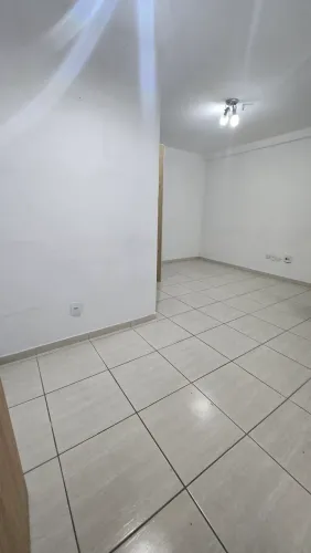 Aluguel de sala comercial no Ed. Garagem em Barra Mansa