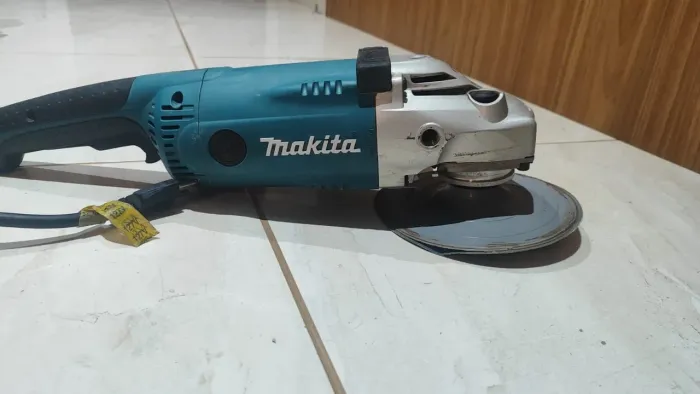 Esmerilhadeira MAKITA