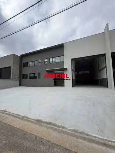 Excelente galpão comercial para locação no Condomínio Empresarial Multiplus 2, em Jacareí.