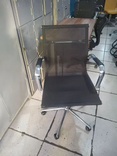 Cadeira tela base cromada com relex 