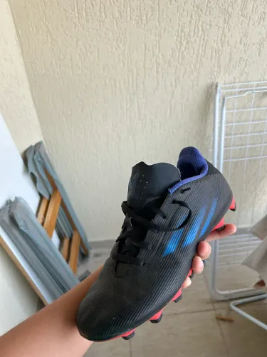Chuteira Adidas