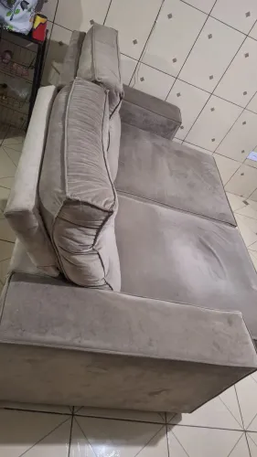 Sofá retrátil suede marrom