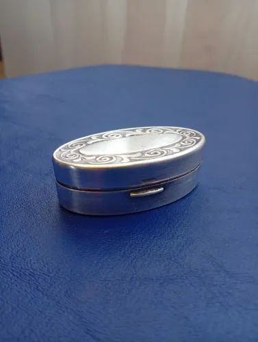 Vendo Estojo Vintage Max Factor - fábrica do nós Estados Unidos com formato oval