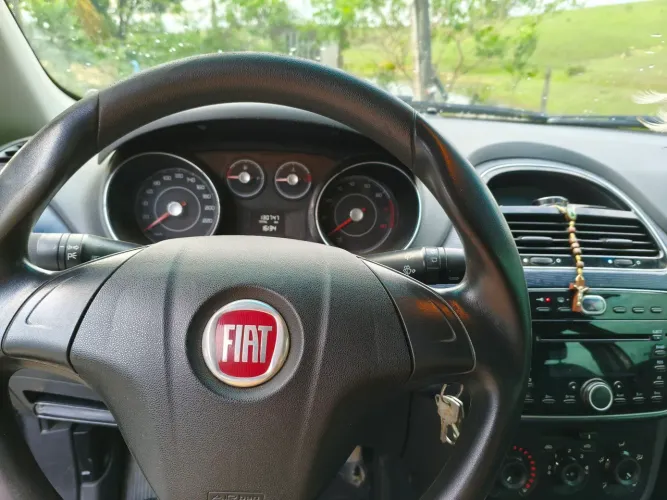 Fiat Punto Attractive 1.4 Fire Flex 8V 5P 2014