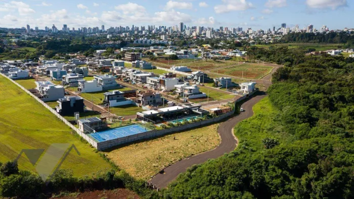 Terreno à venda, 823 m² por R$ 820.000,00 - Claudete - Cascavel/PR