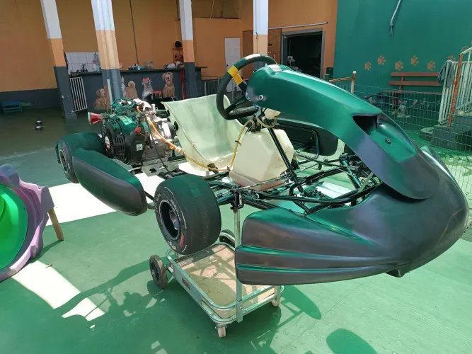 Kart profissional F4