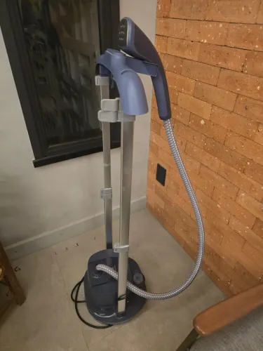 Passadeira a vapor vertical electrolux  