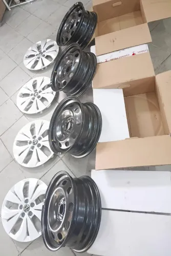 Jogo De Rodas Aro 16 5x100 Tcross Polo Nivus Golf Orig Preto + 4 CALOTAS ORIGINAL VW BRIND