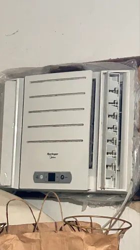 Vende-se ar-condicionado semi novo