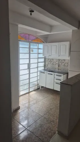 Alugo apartamento com 1 ou 2 quartos e área privativa