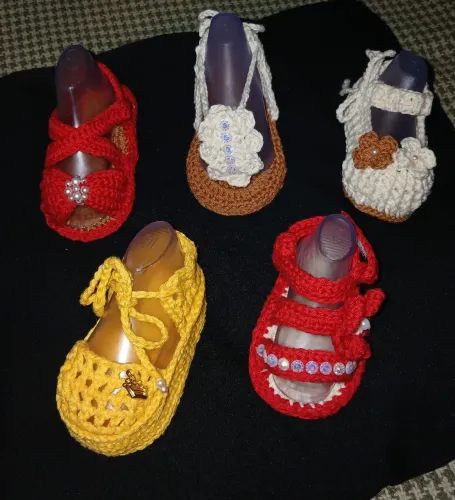 Kits sandalinhas de crochê 