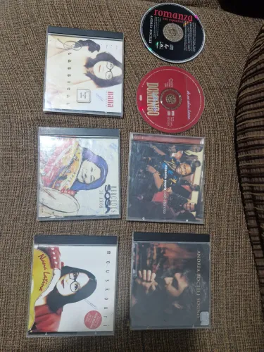 7 CDs Nana Mouskouri Andrea Bocelli Cesaria Évora Plácido Domingo Mercedes Sosa