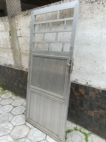 Portão de alumínio social