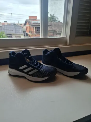 Tênis de basquete Adidas Pro spark