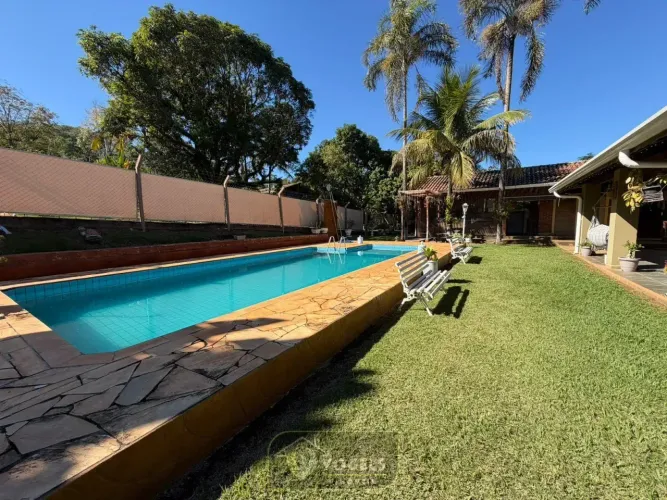 CHÁCARA À VENDA NO CHÁCARA RECREIO FLORESTA EM JAGUARIÚNA/SP COM 1.300 M² DE TERRENO E PIS